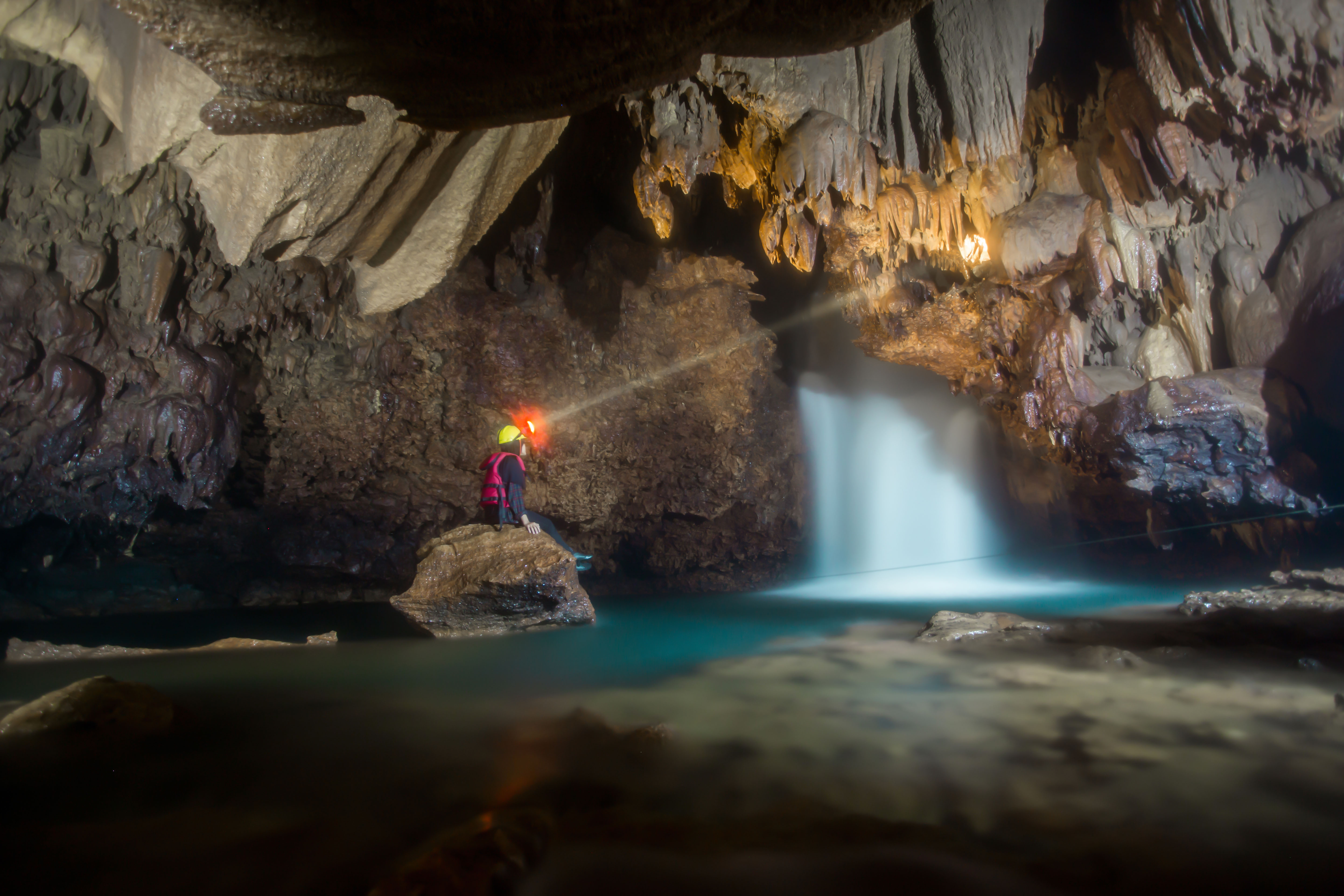 Geopark Kebumen, Caving goa barat. (Foto: Hudi wasono/Unesco)